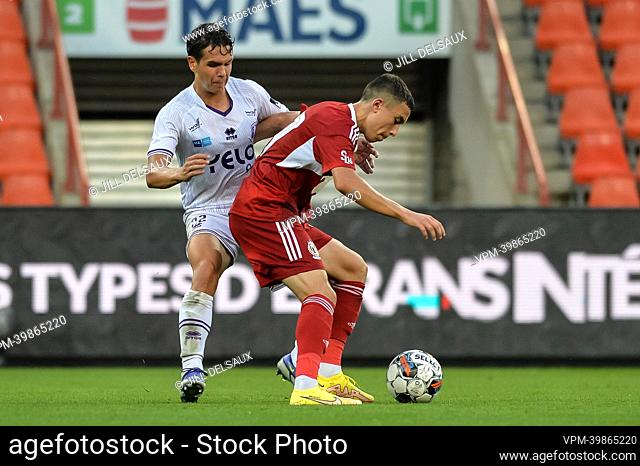 22 Beerschot's Andi Koshi and 37 SL16's Brahim Ghalidi pictured during a soccer match between SL16 and Beerschot VA, Friday 19 August 2022 in Liege