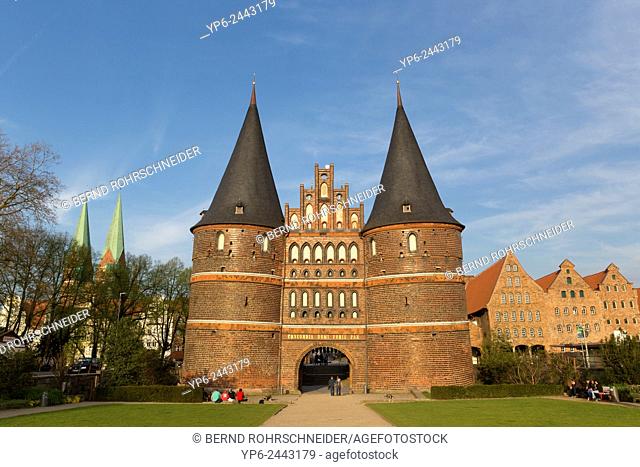 Holstentor, historic city gate, Lübeck, Schleswig-Holstein, Germany