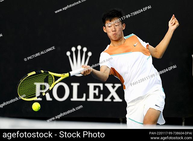 17 January 2022, Australia, Melbourne: Tennis: Grand Slam - Australian Open, ATP Tour, Singles, Men, 1st round: Otte (Germany) - Tseng (Taiwan)