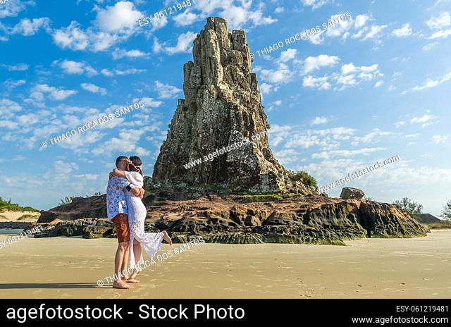 Pre wedding couple and amazing landscape in Torres beach