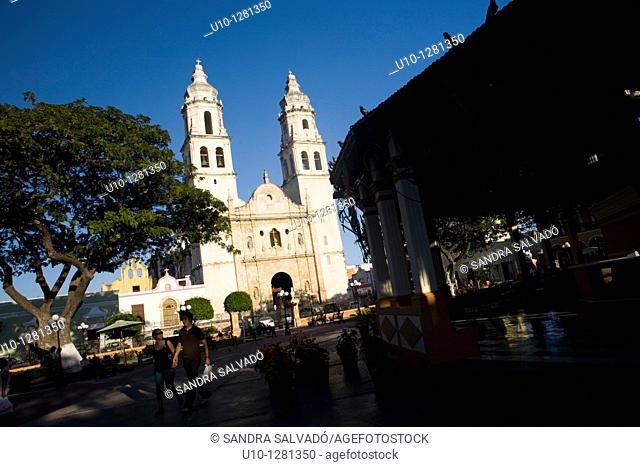 Mexico, Campeche State, Campeche City, historical center listed as World Heritage by UNESCO, the Zocalo and the Cathedral
