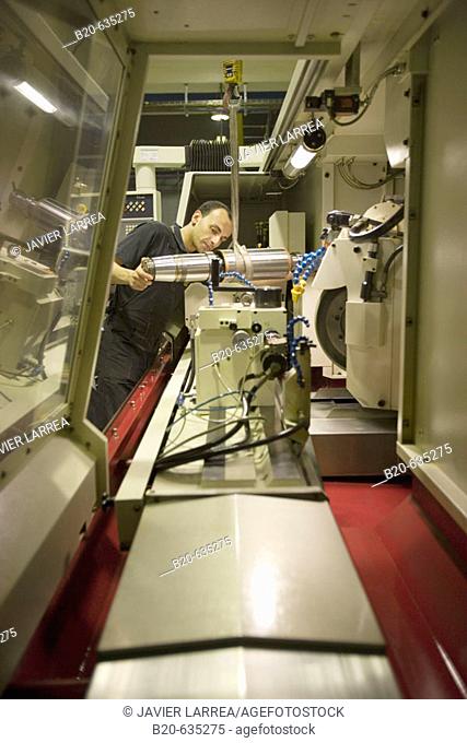Grinding machines. Talleres MYL. Spindle manufacturing and repairing. Mendaro. Gipuzkoa, Euskadi, Spain