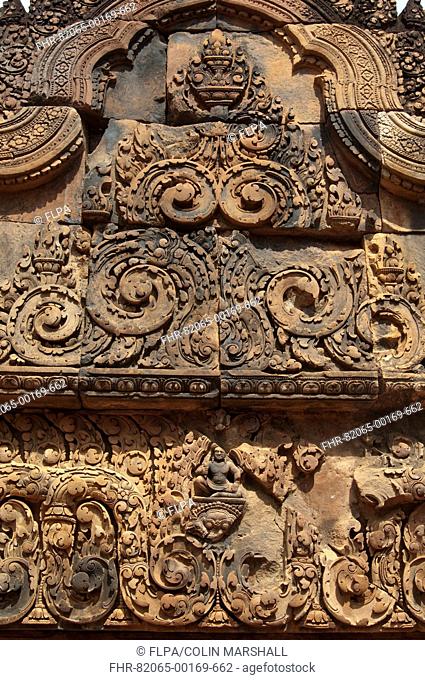 Bas-relief on doorway of Khmer Hindu temple, Banteay Srei, Angkor, Siem Riep, Cambodia