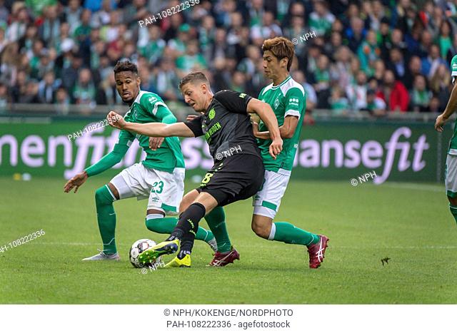 25.08.2018, Weser Stadium, Bremen, GER, 1.FBL, Werder Bremen vs Hanover 96, DFL REGULATIONS PROHIBIT ANY USE OF PHOTOGRAPH AS IMAGE SEQUENCES AND / OR QUASI...
