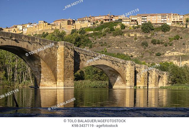 Puente Medieval sobre el río Ebro, San Vicente de la Sonsierra, La Rioja, Spain