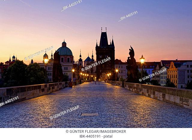 Charles Bridge, Karluv most on the Vltava River, UNESCO World Heritage Site, with Old Town Bridge Tower and Church of St