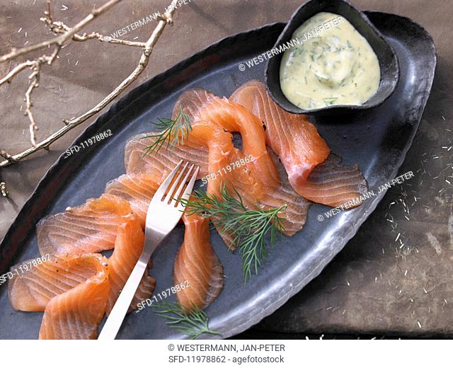 Marinated salmon with a mustard and dill sauce