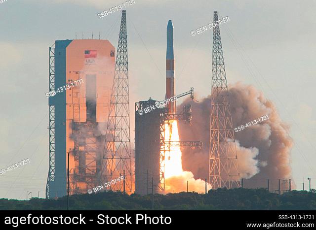 USA, Florida, Cape Canaveral, View of space shuttle taking off, A United Launch Alliance (ULA) Delta IV (Delta 4) rocket launches from Cape Canaveral with the...