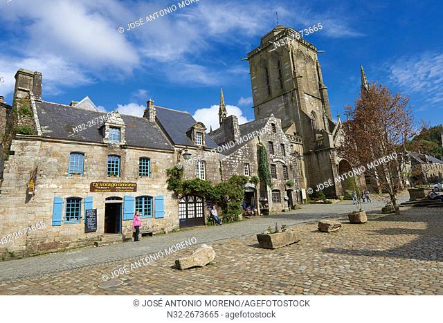 Locronan, Labelled Les Plus Beaux Villages de France, The Most Beautiful Villages of France, St Ronan church, Finisterre, Bretagne, Brittany, Chateulin distict