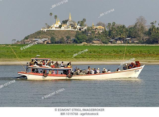 Passenger boat on the Ayeyarwady or Irrawaddy River, Burma, Myanmar, Asia