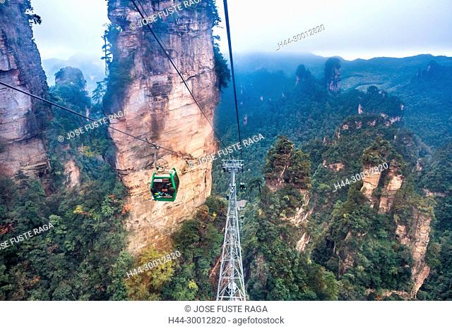 China, Hunan Province, Zhangjiajie City, Zhangjiajie Scenic Park, Wulingyuan, Huangshi Cable car