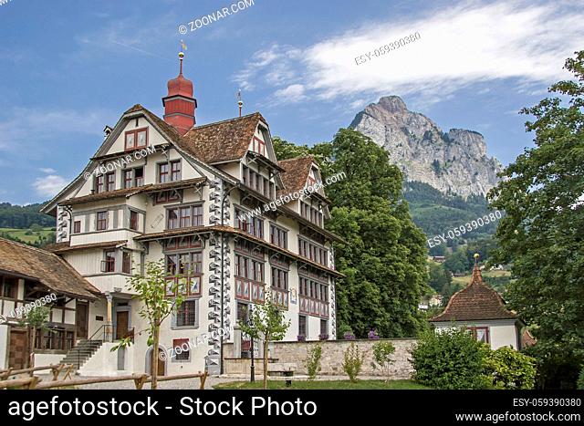 Das Ital-Reding-Haus ist ein Landsitz in der Kantonshauptstadt Schwyz und wurde1609 errichtet