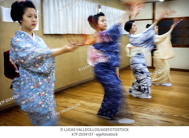 Geishas and 'maikos' (geisha apprentice) in dance class. Geisha school(Kaburenjo) of Miyagawacho.Kyoto.Kansai, Japan