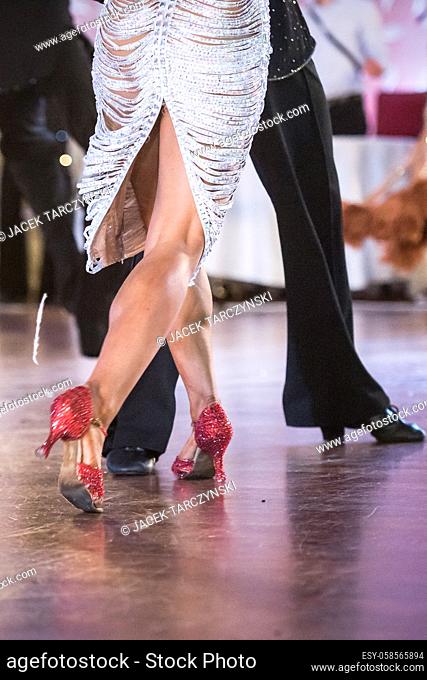 feet pair dancers latino dancing competition