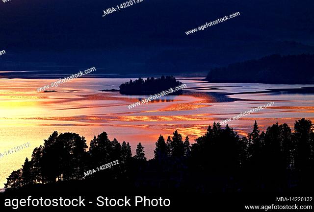 Europe, Sweden, Northern Sweden, Angermanland Province, UNESCO World Natural Heritage Site Höga Kusten, evening sky over the Angermanälv river delta