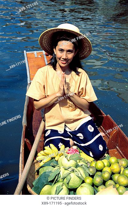 Floating market woman. Thailand