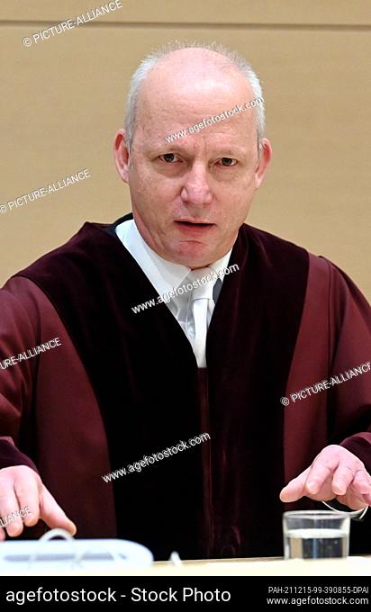 15 December 2021, Baden-Wuerttemberg, Karlsruhe: Jürgen Schäfer, Chairman of the Third Criminal Senate of the Federal Supreme Court (BGH), sits in the courtroom