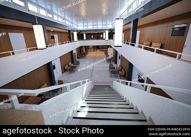 06 March 2023, Schleswig-Holstein, Lübeck: View of the atrium in front of the large courtroom in the renovated and modernized courthouse with the Lübeck...