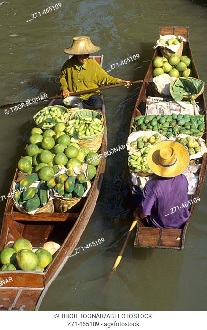 Floating market. Damnoen Saduak. Thailand