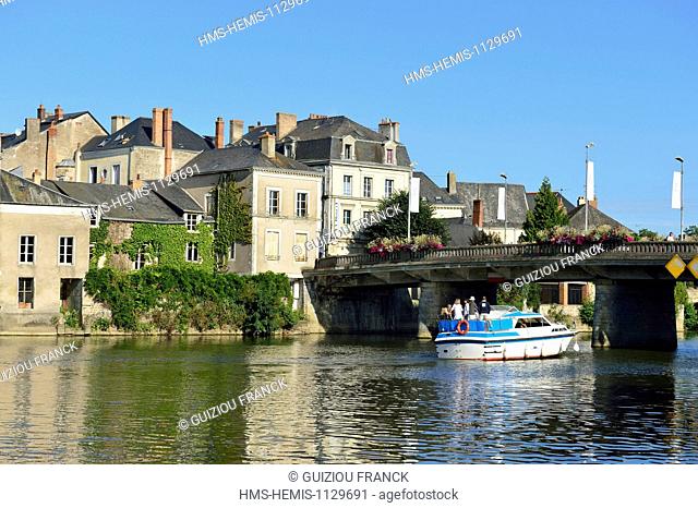 France, Sarthe, Sable sur Sarthe, the Sarthe river banks
