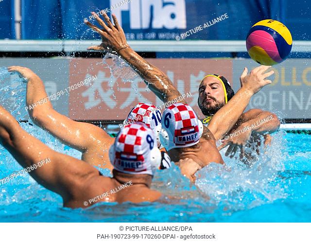 23 July 2019, South Korea, Gwangju: Swimming World Championship: Water Polo, Quarter Finals Germany - Croatia: Mateo Cuk (r) from Germany comes to the litter...