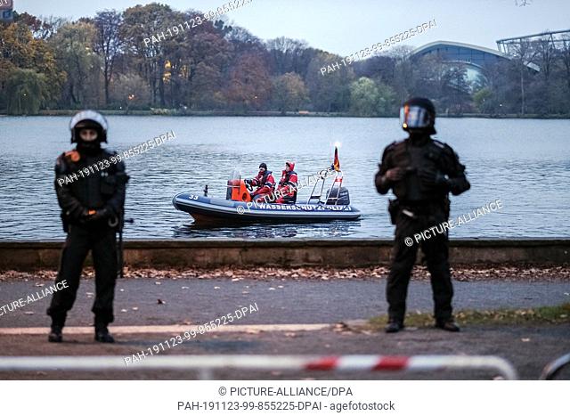 23 November 2019, Lower Saxony, Hanover: The water police are patrolling the Maschsee. The extreme right-wing NPD has called for a demonstration against...