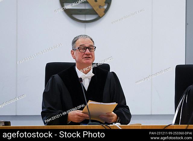11 December 2023, Saxony, Chemnitz: Jürgen Zöllner, presiding judge, opens the trial in connection with riots and racist attacks in late summer 2018 at Chemnitz...