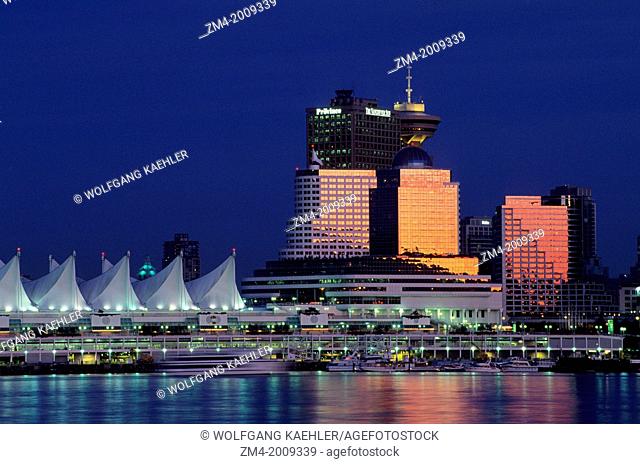 CANADA, BRITISH COLUMBIA, VANCOUVER, VIEW OF DOWNTOWN AT NIGHT, CRUISE SHIP TERMINAL