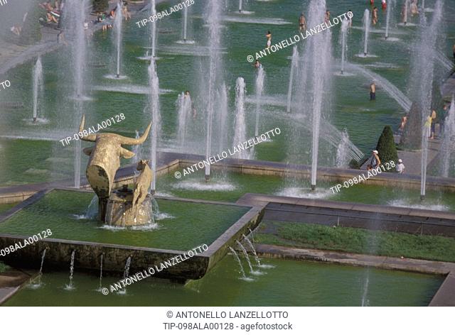 France, Paris. Palais de Chaillot's fountain