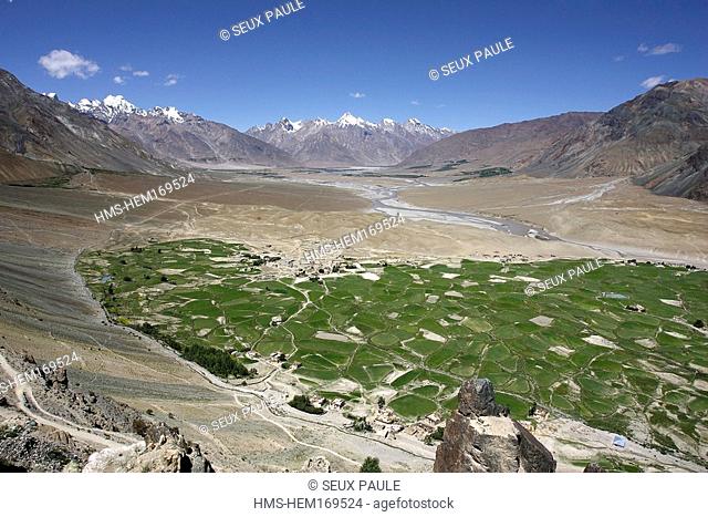 India, Jammu and Kashmir, Zanskar, Zanskar mountains, Zanskar river and the Himalaya mountains in the background