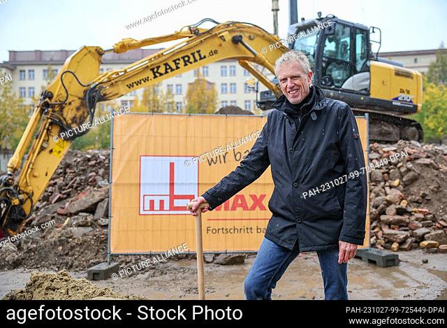 27 October 2023, Saxony, Leipzig: Sebastian Lentz, director of the ifl, stands at the construction site after the groundbreaking ceremony for the Leibniz...