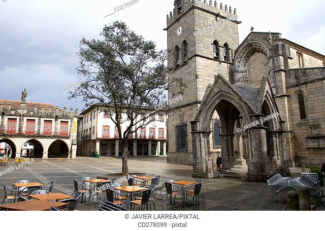 Church of Nossa Senhora de Oliveira and Salado Monument in Largo da Oliveira, Guimarães. Minho, Portugal