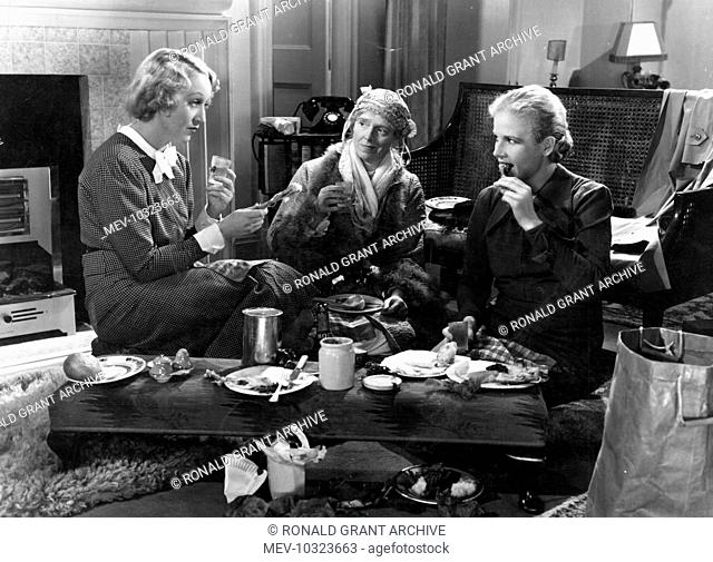 LOVE FROM A STRANGER BINNIE HALE, JEAN CADELL AND ANN HARDING EATING CHICKEN A TRAFALGAR FILM