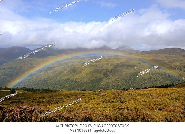 Great Britain, Scotland, West Highland Way, Kingshouse-Kinlochleven trail, Rainbow over Mamore mountains