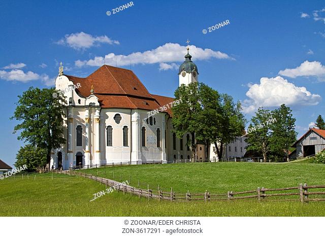 Wieskirche - Rokokojuwel und Touristenattraktion im Pfaffenwinkel im südlichen Oberbayern