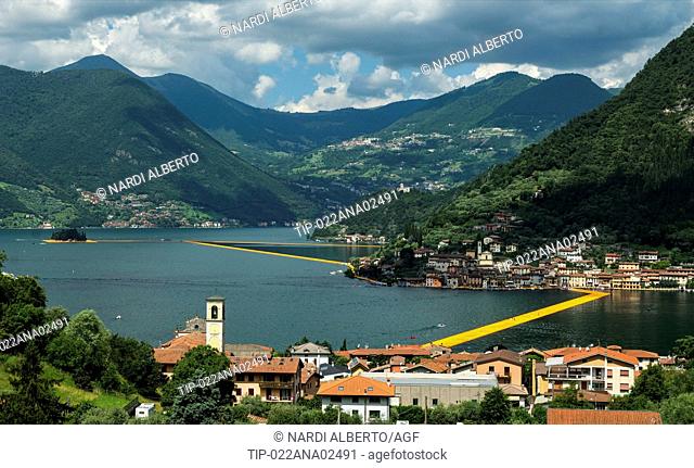 Italy, Lombardy, Iseo Lake, The Floating Piers, artistic installation by Christo, 3 km walkway among Sulzano, Monte Isola (Peschiera Maraglio village) and Isola...