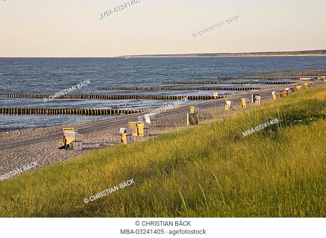 Beach in Ahrenshoop, peninsula Fischland-Darss-Zingst, Baltic coast, Mecklenburg-West Pomerania, Germany