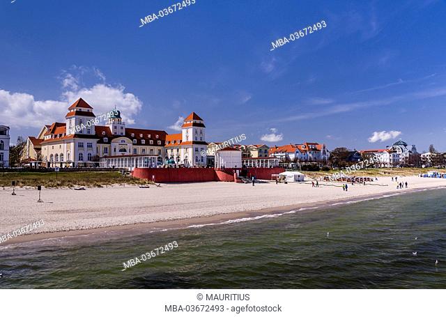 Germany, Mecklenburg-Western Pomerania, the island of Rügen (island), 'Binz' Baltic seaside resort, beach and seafront with Kurhaus