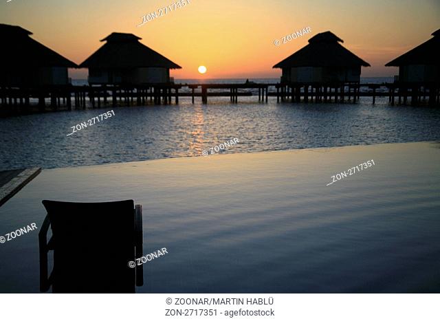Sonnenuntergang auf der Malediveninsel Ellaidhoo, Ari-Atoll, Malediven, Indischer Ozean, Sunset at the Island Resort Ellaidhoo, Ari-Atoll, Maldives