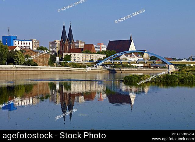 City view over the Oder with Friedenskirche and Stadtbrcke, Frankfurt (Oder), Brandenburg, Germany