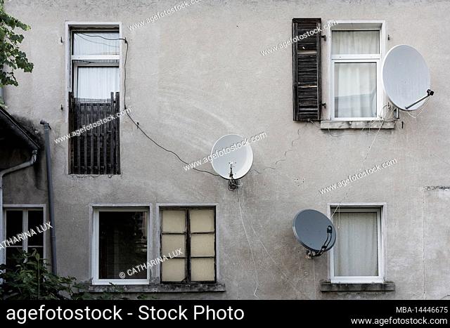 Germany, Rhineland-Palatinate, Germersheim, facade with satellite dishes