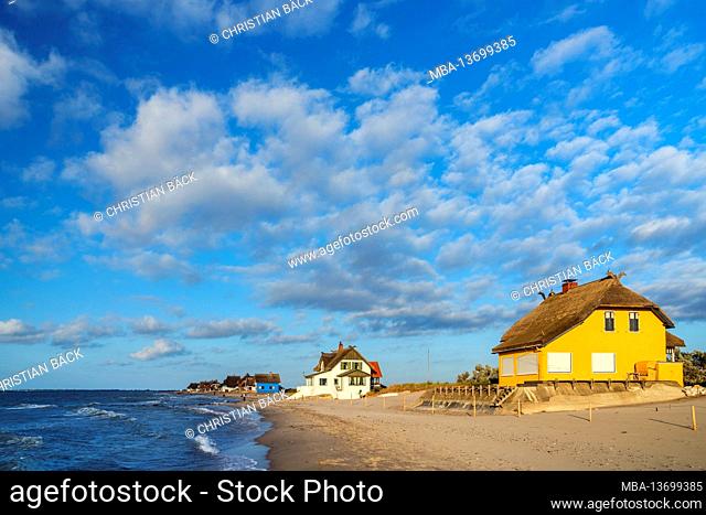 Holiday homes on the beach on the Graswarder peninsula, near Heiligenhafen, Schleswig-Holstein, Germany