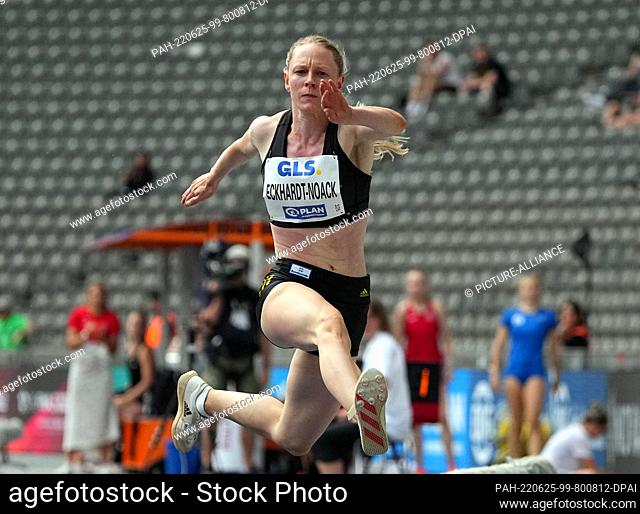 25 June 2022, Berlin: Athletics: German Championships, decisions at the Olympic Stadium. Triple jump, women. Neele Eckhardt-Noack, LG Göttingen