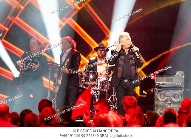 15 November 2019, Baden-Wuerttemberg, Offenburg: The musicians of the band Die Höhner perform during the recording of the New Year's Eve Show of BR, ORF and SRF