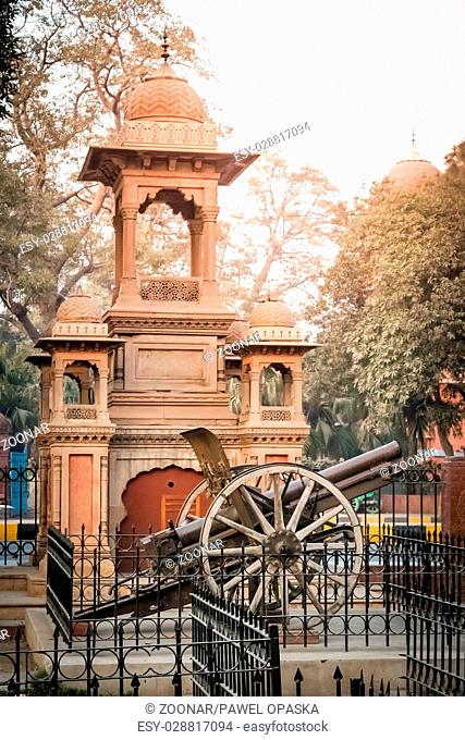 Old cannon in front of Lahore Museum