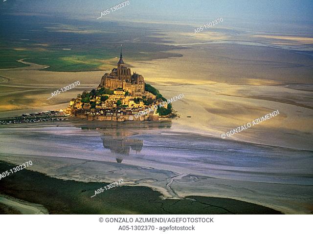 Mont Saint Michel, view with convent, built: 1017-1520, exterior view, Europe, Normandy, Benedictine abbey, monastery, World Heritage Site