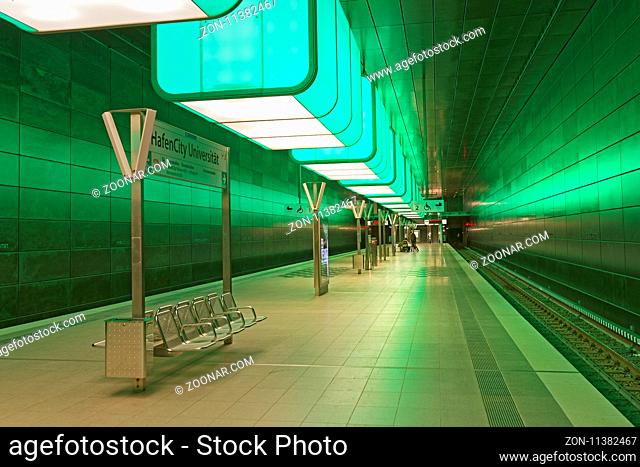Lichtinstallation in der U-Bahn Haltestelle Hafencity Universität, U-Bahnlinie U4, Hafencity, Hamburg, Deutschland, Europa / Light installation in the U-Bahn...