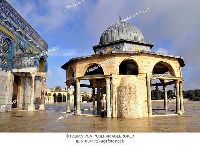 Dome of the Chain beside Dome of the Rock, Qubbet es-Sakhra, on Temple Mount, Jerusalem, Israel, Western Asia, Orient