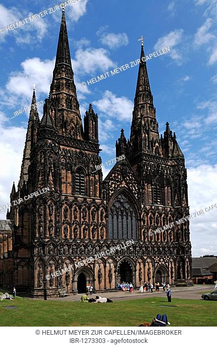 Main façade of Lichfield Cathedral, 1256-1340, Decorated Style, English Gothic, The Close, Lichfield, England, UK, Europe