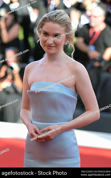 01 September 2022, Italy, Venice: Sophie Kauer arrives for the premiere of the movie ""Tar"" during the 79th Venice Film Festival